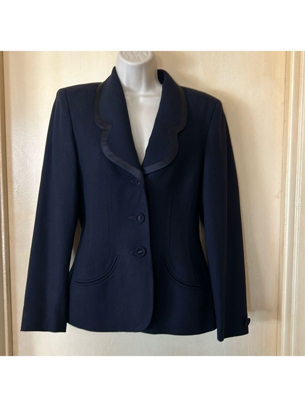 Herbert Grossman navy blue vintage 100% wool blazer size 4